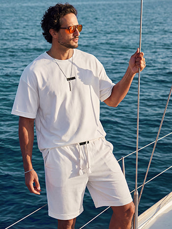 Athleisure Fusion Set aus T-Shirt und Shorts