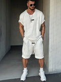 Athleisure Fusion Set aus T-Shirt und Shorts