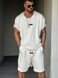 Athleisure Fusion Set aus T-Shirt und Shorts