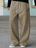 Bequeme sportliche Hose mit weitem Bein