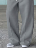 Bequeme sportliche Hose mit weitem Bein