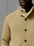 Premium Strickjacke mit Rollkragen und Knopfleiste