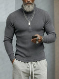 Klassischer Rollkragenpullover mit Knopfdetails