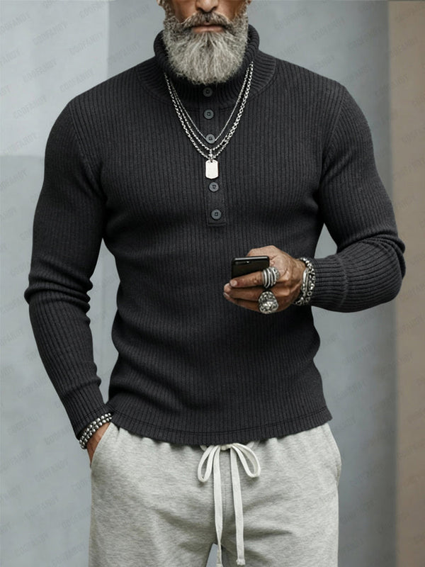 Klassischer Rollkragenpullover mit Knopfdetails