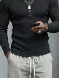 Klassischer Rollkragenpullover mit Knopfdetails
