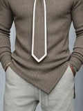 Modernes Strickoberteil mit Kontrastdetails und abnehmbarer Krawatte