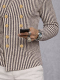 Lässige zweireihige Herren Strickjacke mit Streifen