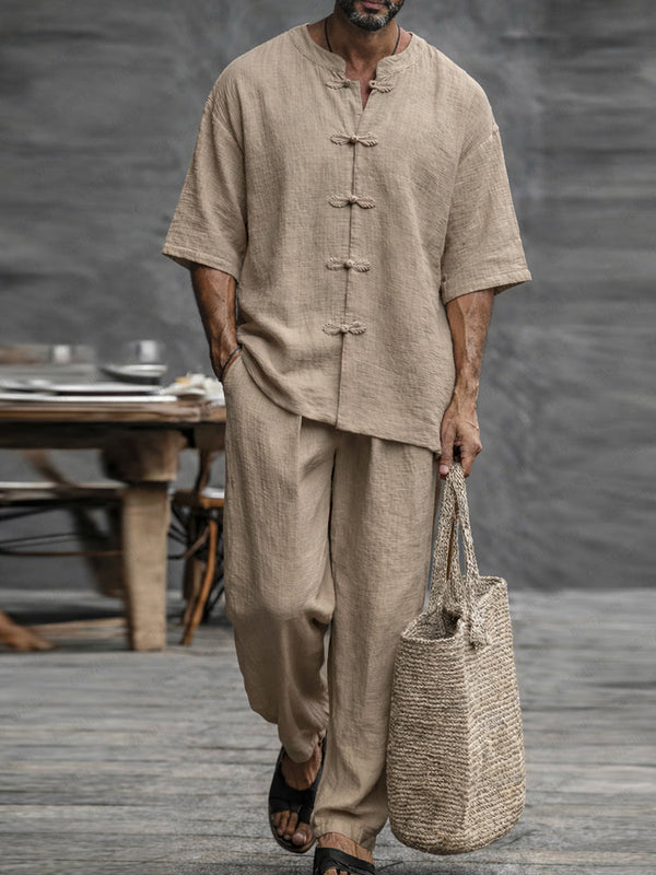 Minimalistisches Baumwoll Set Kurzarmhemd mit Knotenknöpfen und Hose Khaki