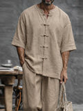 Minimalistisches Baumwoll Set Kurzarmhemd mit Knotenknöpfen und Hose Vorderansicht