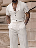 Lässiges modernes Set aus plissiertem Hemd und Hose