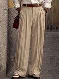 Elegante Faltenhosse für Herren im Business-Casual-Stil