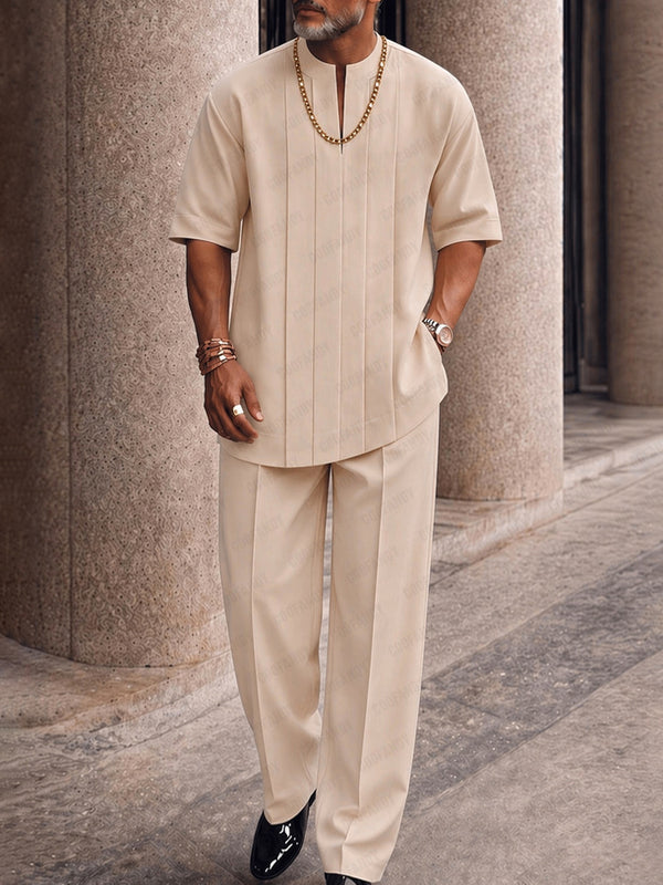 Completo T-shirt con pieghe frontali e pantaloni Smart Casual