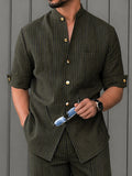 Essential Urban Casual Set mit Nadelstreifen-Hemd und Hose