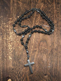 Halskette mit Kreuz-Anhänger aus Naturstein