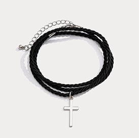 Mehrlagiges Wickelarmband mit Kreuz im Ethno-Stil