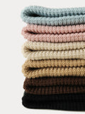 Stilvolle Warme Strickmütze mit Label-Design