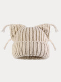 Einzigartige Strickmütze mit Katzenohren und Quasten