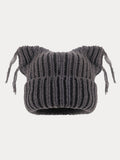Einzigartige Strickmütze mit Katzenohren und Quasten