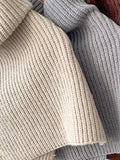 Einfacher Strick-Pullover-Schlauchschal